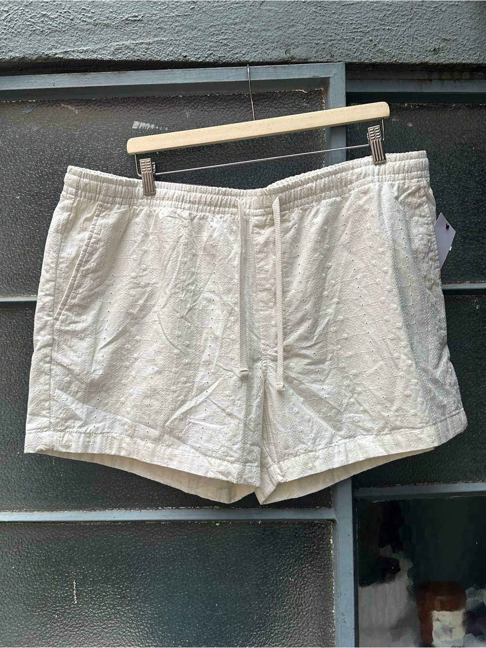 The vacay Collection White Embroidered Eyelet Shorts Bohemian Hippie Size XL NEW